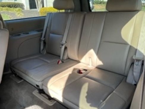 Used 2012 GMC Yukon XL Denali image 11