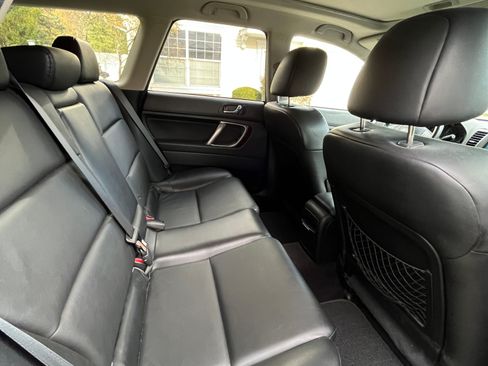 Used 2009 Subaru Outback 2.5i Limited image 10