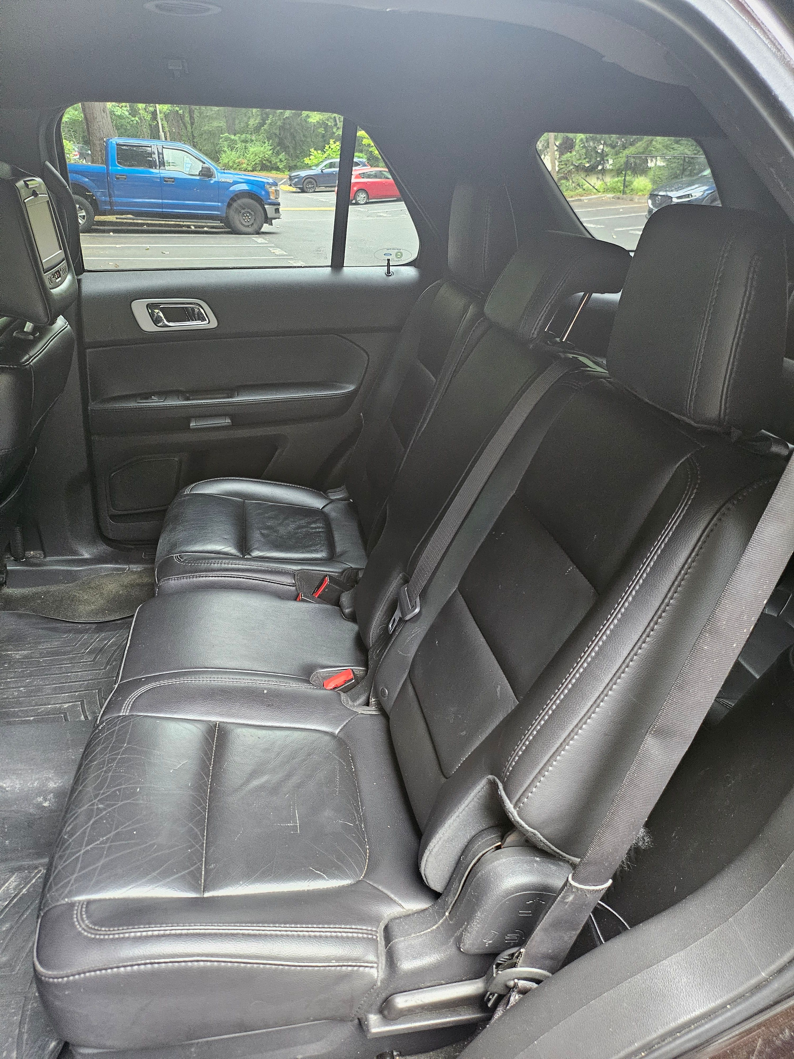 Used 2013 Ford Explorer XLT AWD/4WD image 23