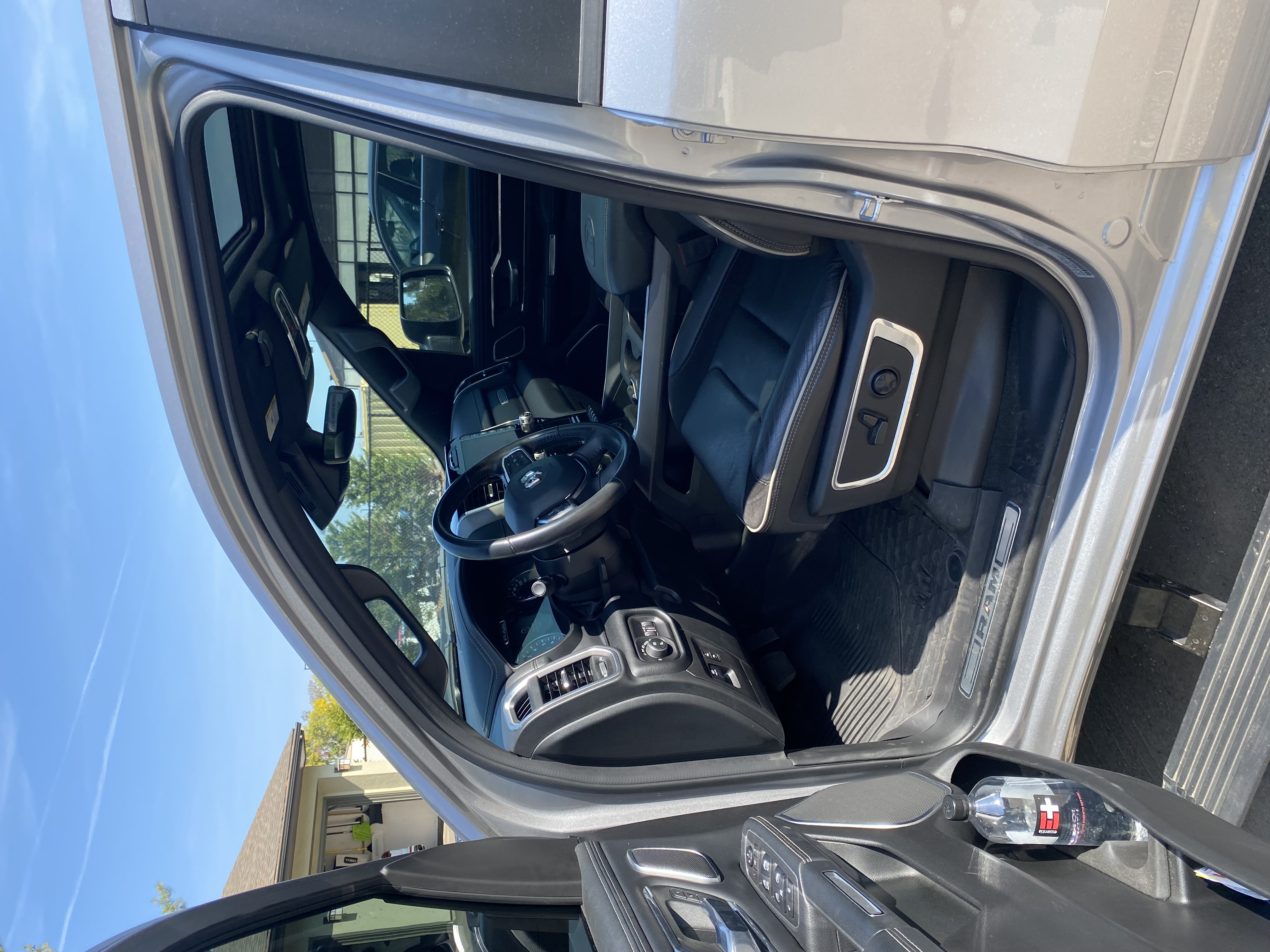 Used 2021 RAM 1500 Laramie AWD/4WD image 12