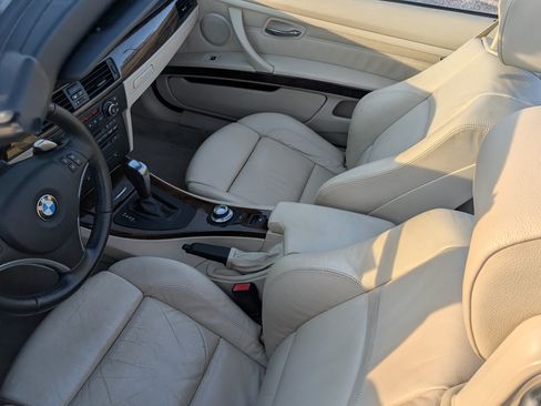 Used 2008 BMW 328i Convertible image 2