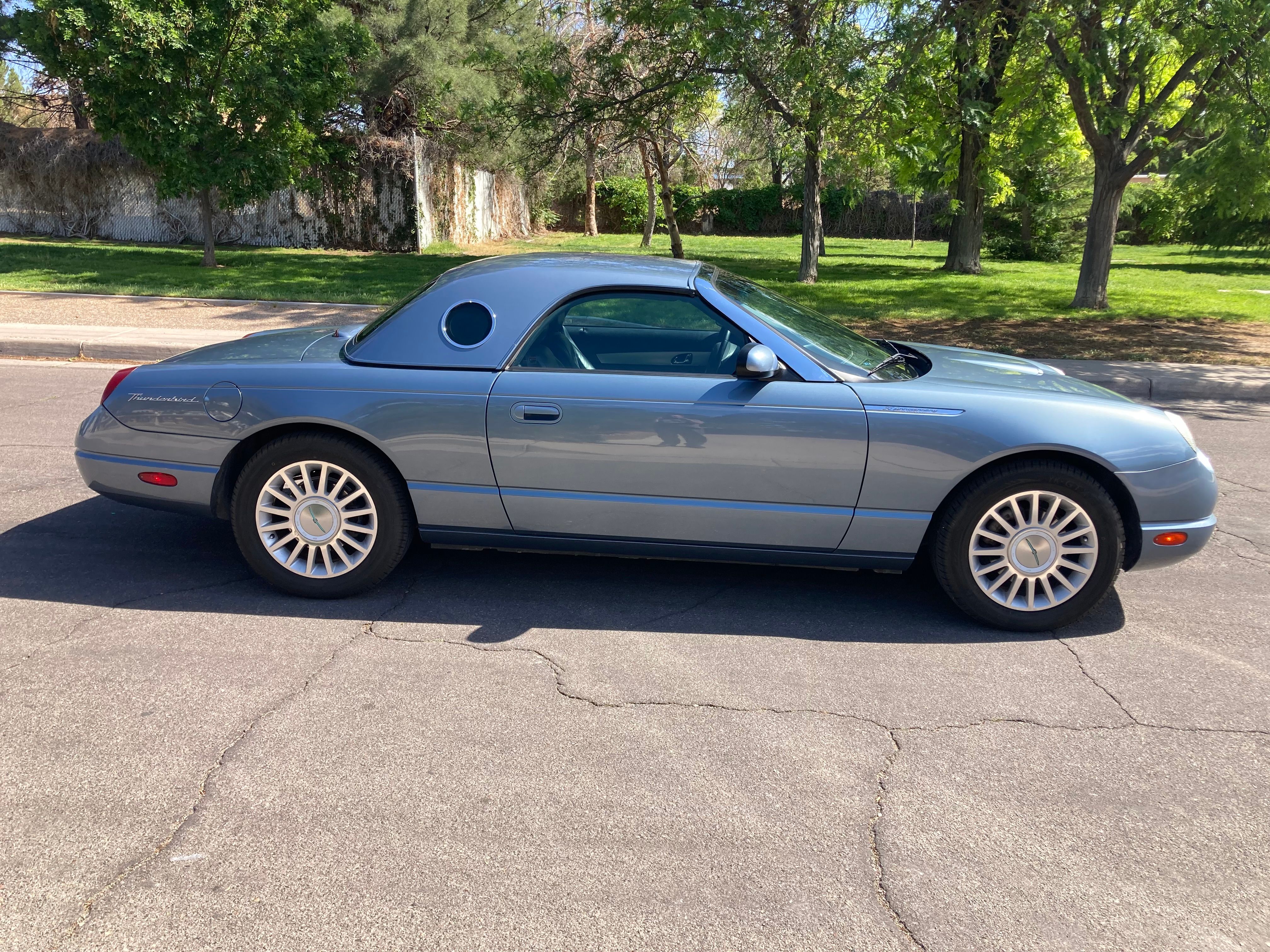 Used 2005 Ford Thunderbird RWD image 6