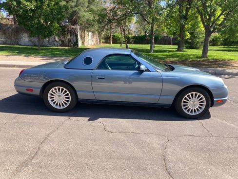 Used 2005 Ford Thunderbird RWD image 6