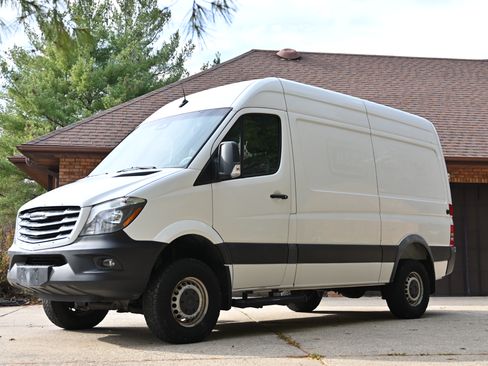 Used 2018 Freightliner Sprinter 2500 image 5