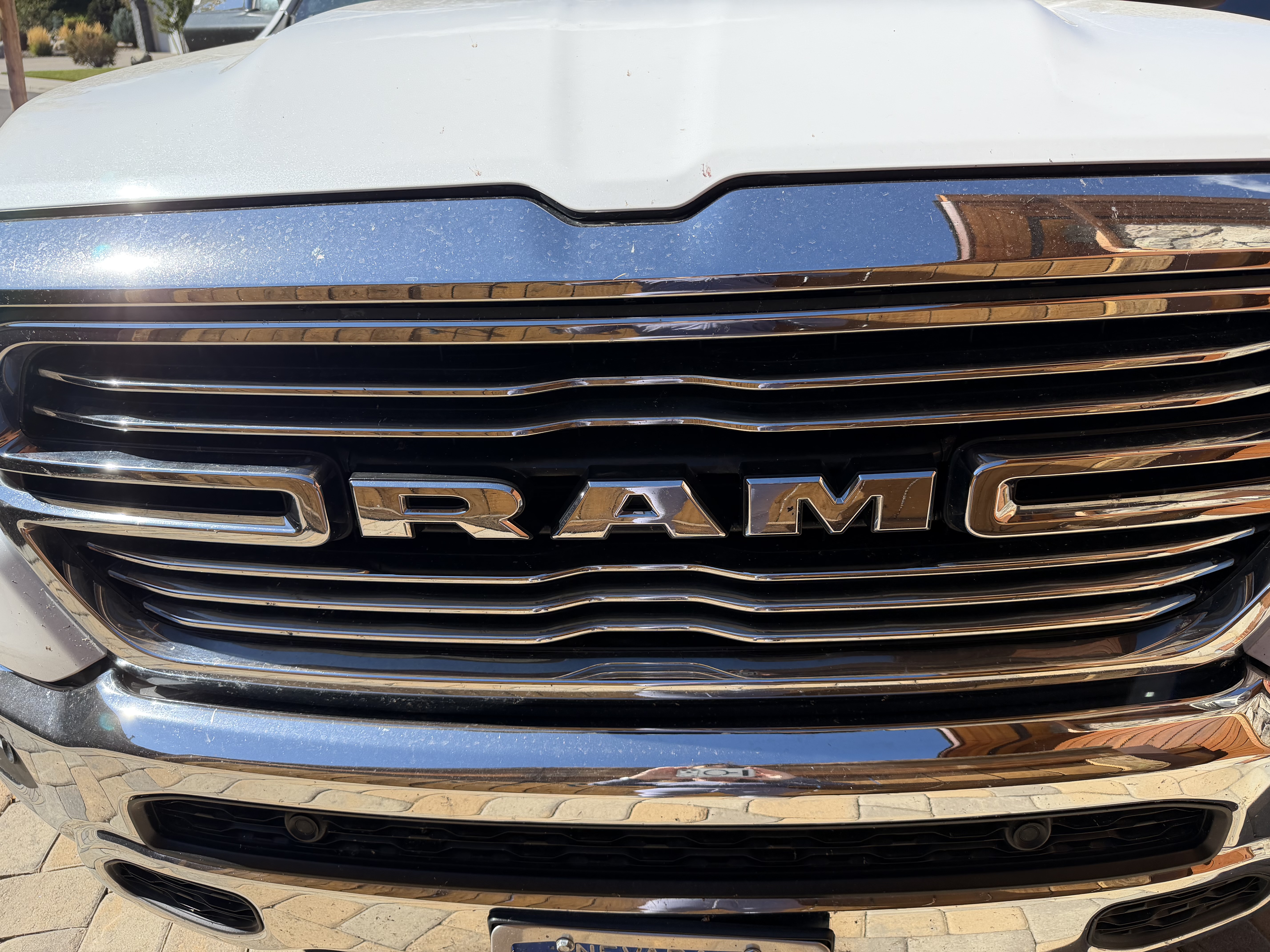 Used 2019 RAM 1500 Laramie AWD/4WD image 6
