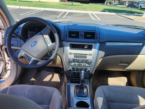 Used 2010 Ford Fusion SE image 10