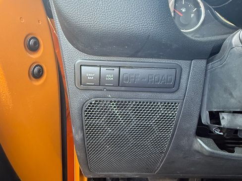 Used 2013 Jeep Wrangler Unlimited Rubicon w/ Connectivity Group AWD/4WD image 11