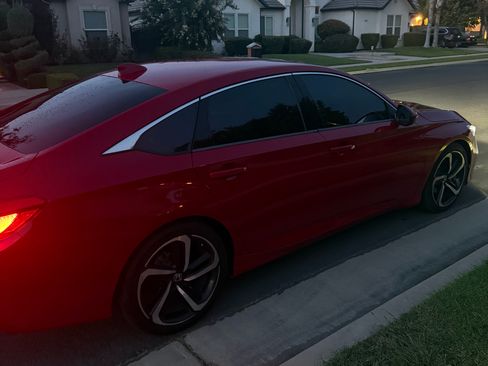 Used 2018 Honda Accord Sport image 2