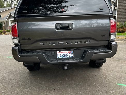 Used 2021 Toyota Tacoma Limited w/ Nightshade Package image 4