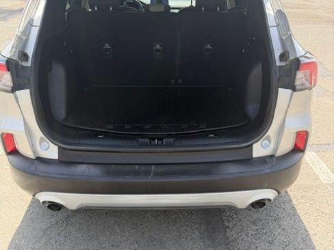 Used 2020 Ford Escape SE FWD image 12