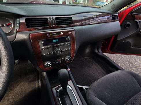 Used 2009 Chevrolet Impala LT image 12