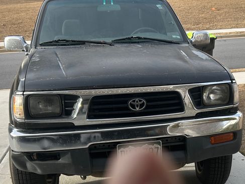 Used 1995 Toyota Tacoma SR5 image 8