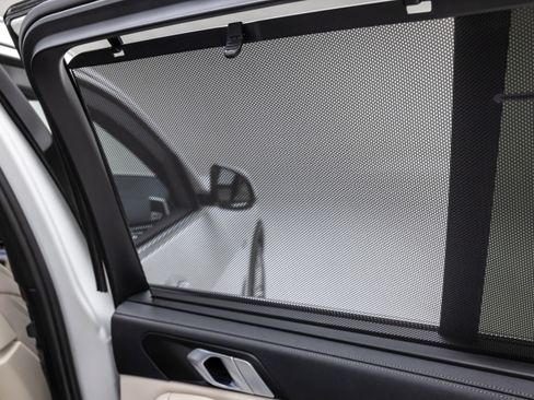 Used 2022 BMW X5 xDrive45e w/ Executive Package image 21