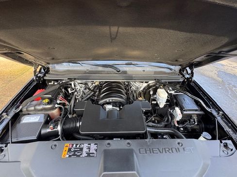 Used 2018 Chevrolet Suburban LT image 23