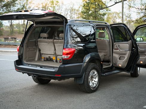 Used 2006 Toyota Sequoia Limited image 18