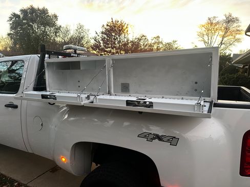 Used 2013 Chevrolet Silverado 3500 W/T w/ Snow Plow Prep Package image 11