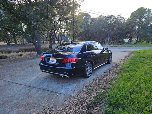 Used 2016 Mercedes-Benz E 350 Sedan image 5