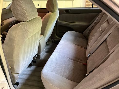 Used 2002 Toyota Camry LE FWD image 6