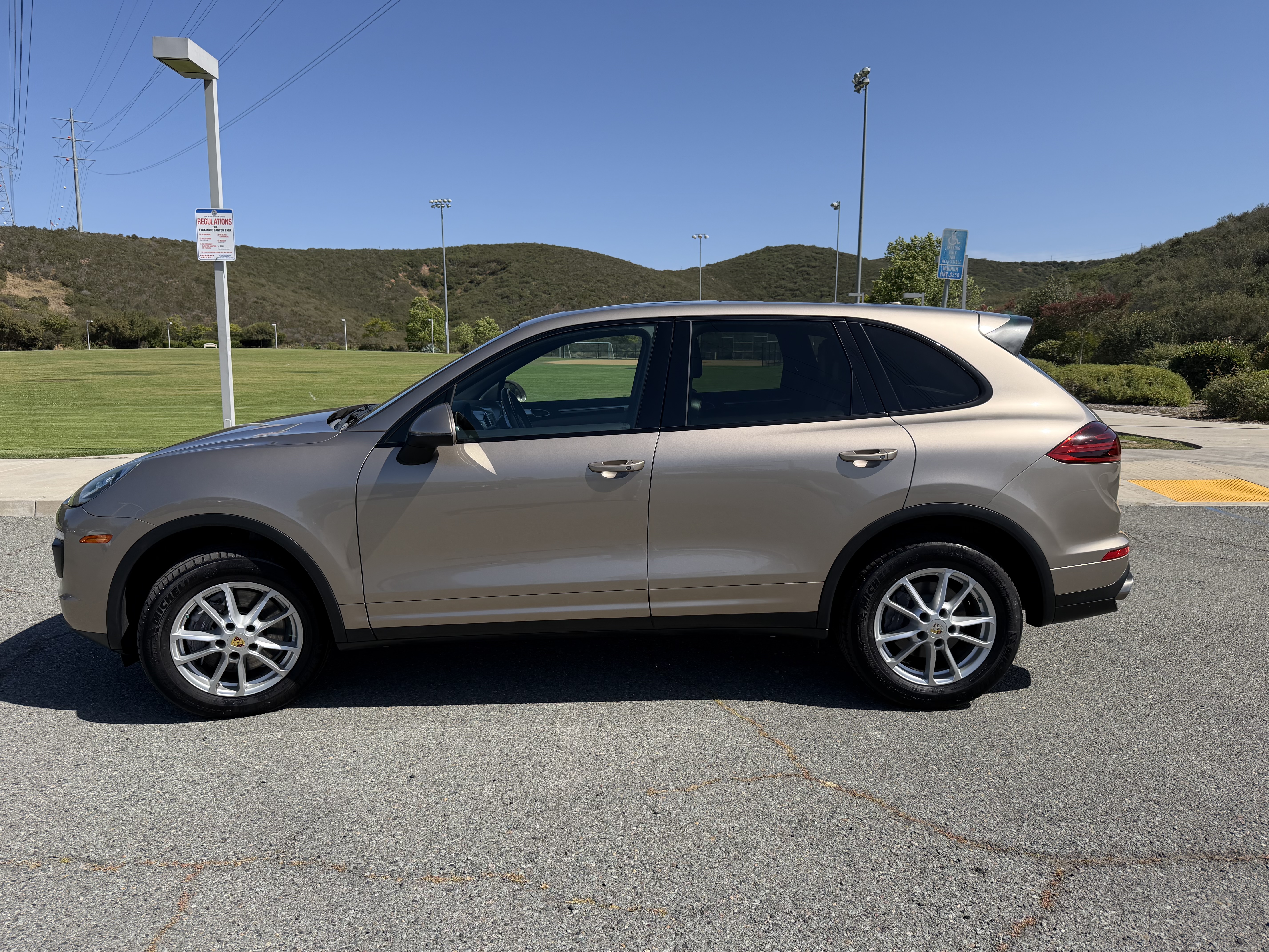 Used 2018 Porsche Cayenne AWD/4WD image 5