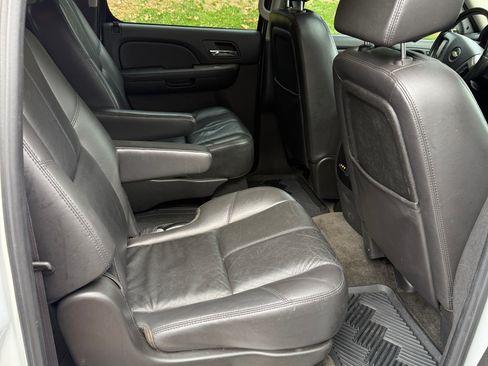 Used 2008 Chevrolet Suburban LT image 8