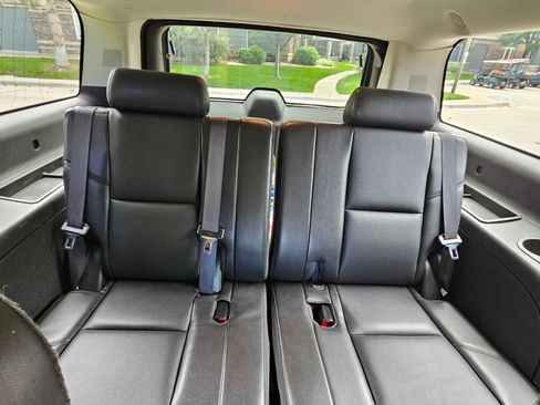 Used 2013 Cadillac Escalade ESV Premium AWD/4WD image 15