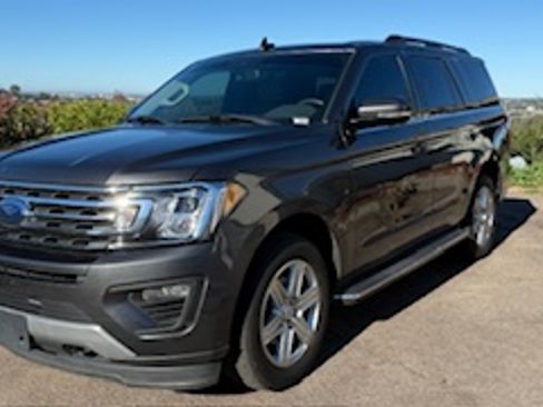 Used 2020 Ford Expedition XLT w/ Equipment Group 202A image 6