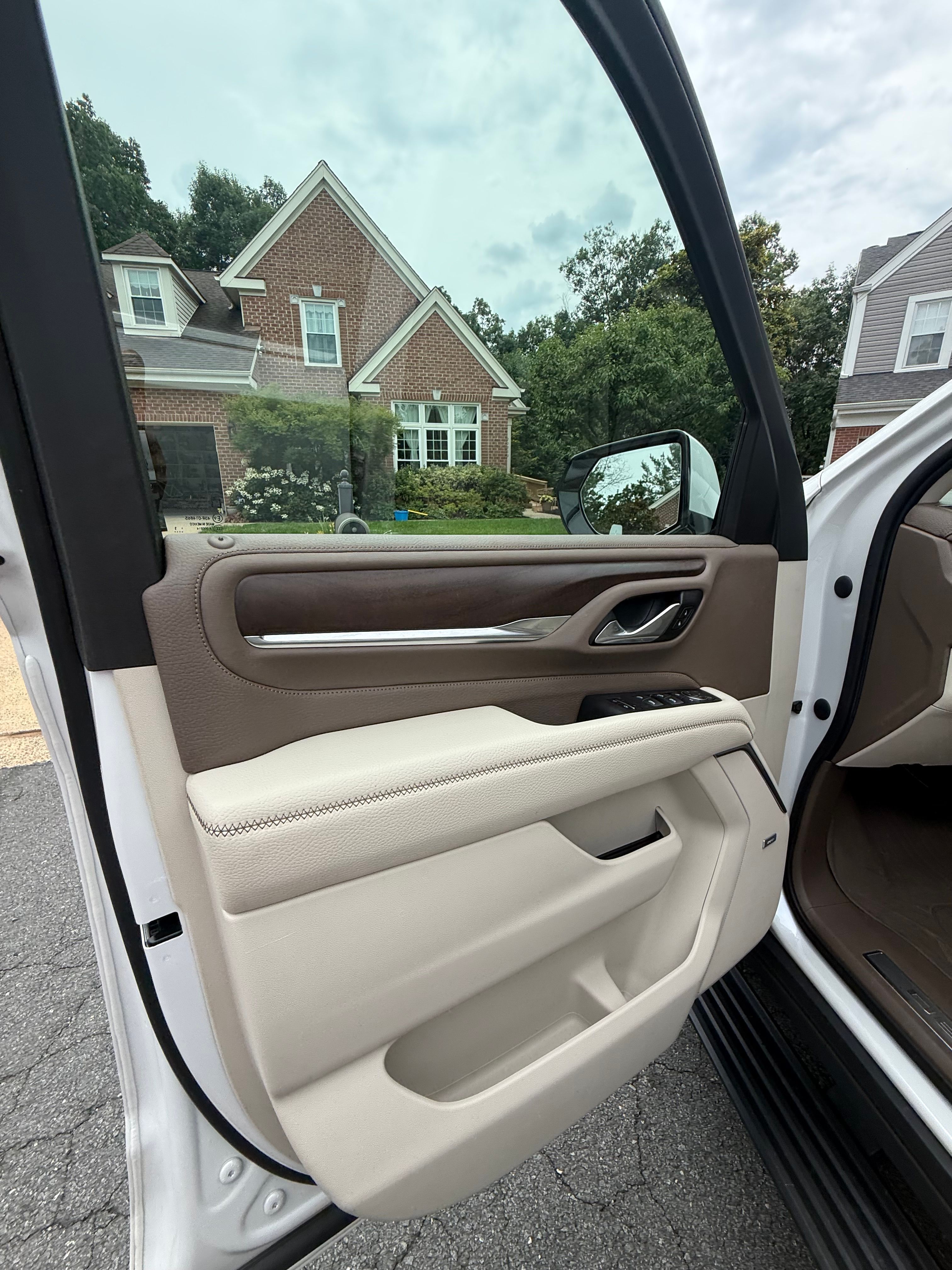 Used 2021 GMC Yukon Denali w/ LPO, Illumination Package AWD/4WD image 27