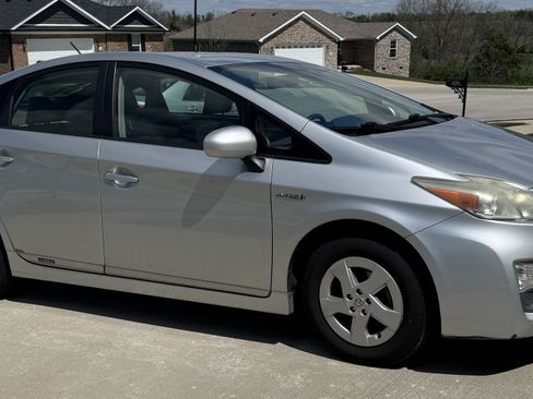Used 2011 Toyota Prius Two image 1