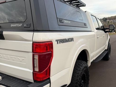 Used 2020 Ford F250 Lariat image 6