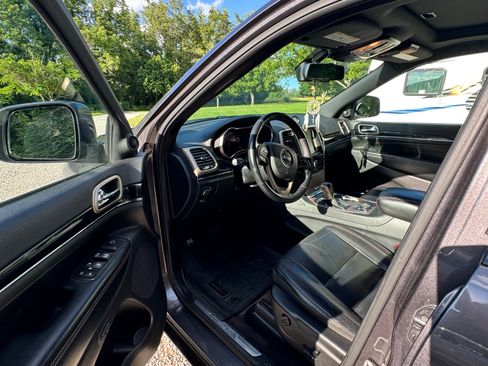 Used 2016 Jeep Grand Cherokee Limited 75th Anniversary AWD/4WD image 8
