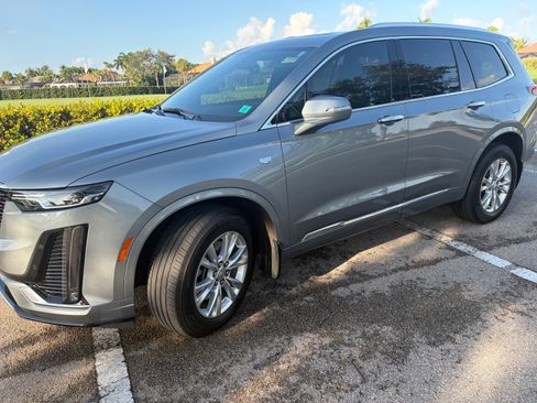 Used 2024 Cadillac XT6 Luxury FWD image 1