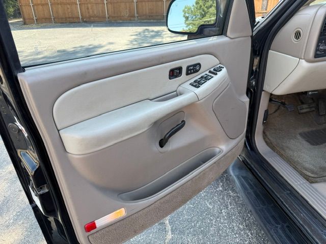 Used 2002 Chevrolet Tahoe LT AWD/4WD image 12
