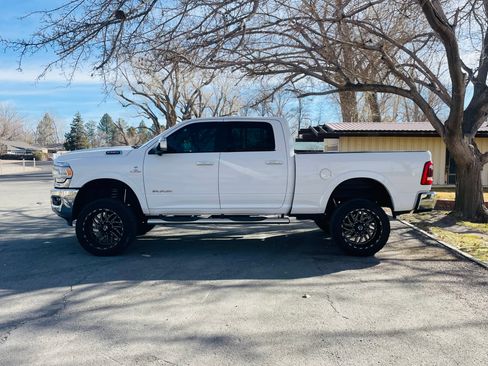 Used 2019 RAM 2500 Laramie AWD/4WD image 1