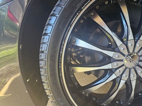 Used 2012 Dodge Charger SE image 8