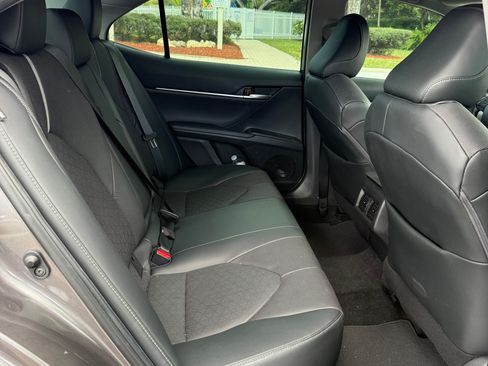 Used 2021 Toyota Camry XSE image 11