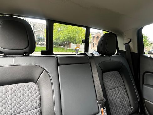 Used 2017 Chevrolet Colorado Z71 AWD/4WD image 19