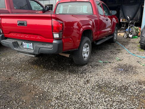 Used 2018 Toyota Tacoma SR RWD image 6