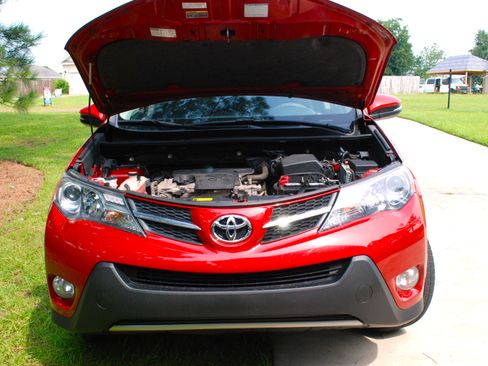 Used 2014 Toyota RAV4 XLE FWD image 6