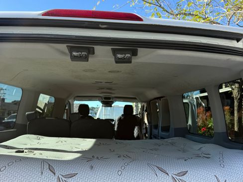 Used 2016 Ford Transit 350 XLT image 10