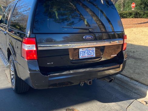 Used 2017 Ford Expedition EL XLT image 5