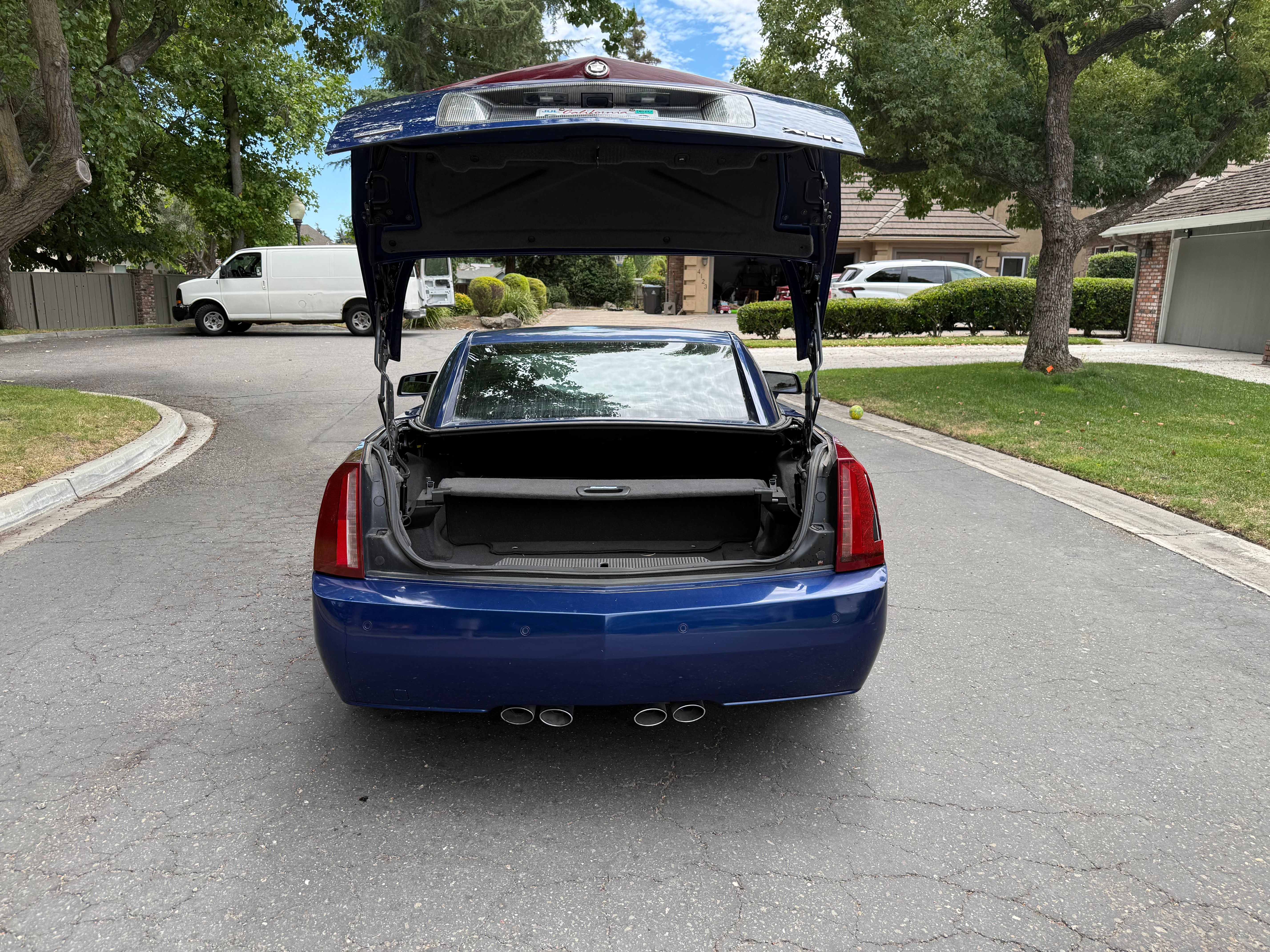 Used 2004 Cadillac XLR RWD image 8