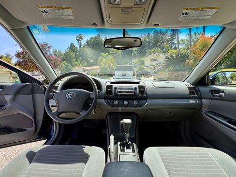 Used 2005 Toyota Camry LE FWD image 15