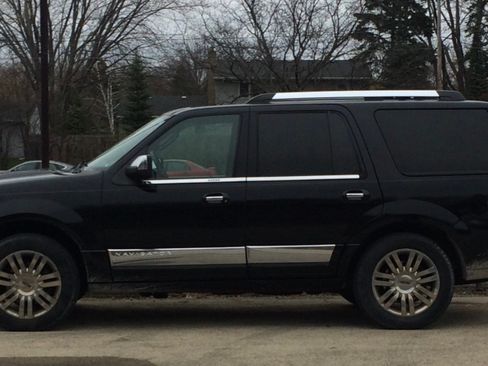 Used 2007 Lincoln Navigator 4WD image 1