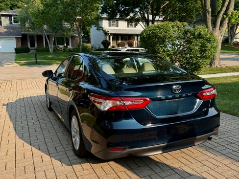 Used 2018 Toyota Camry LE w/ Convenience Package FWD image 8