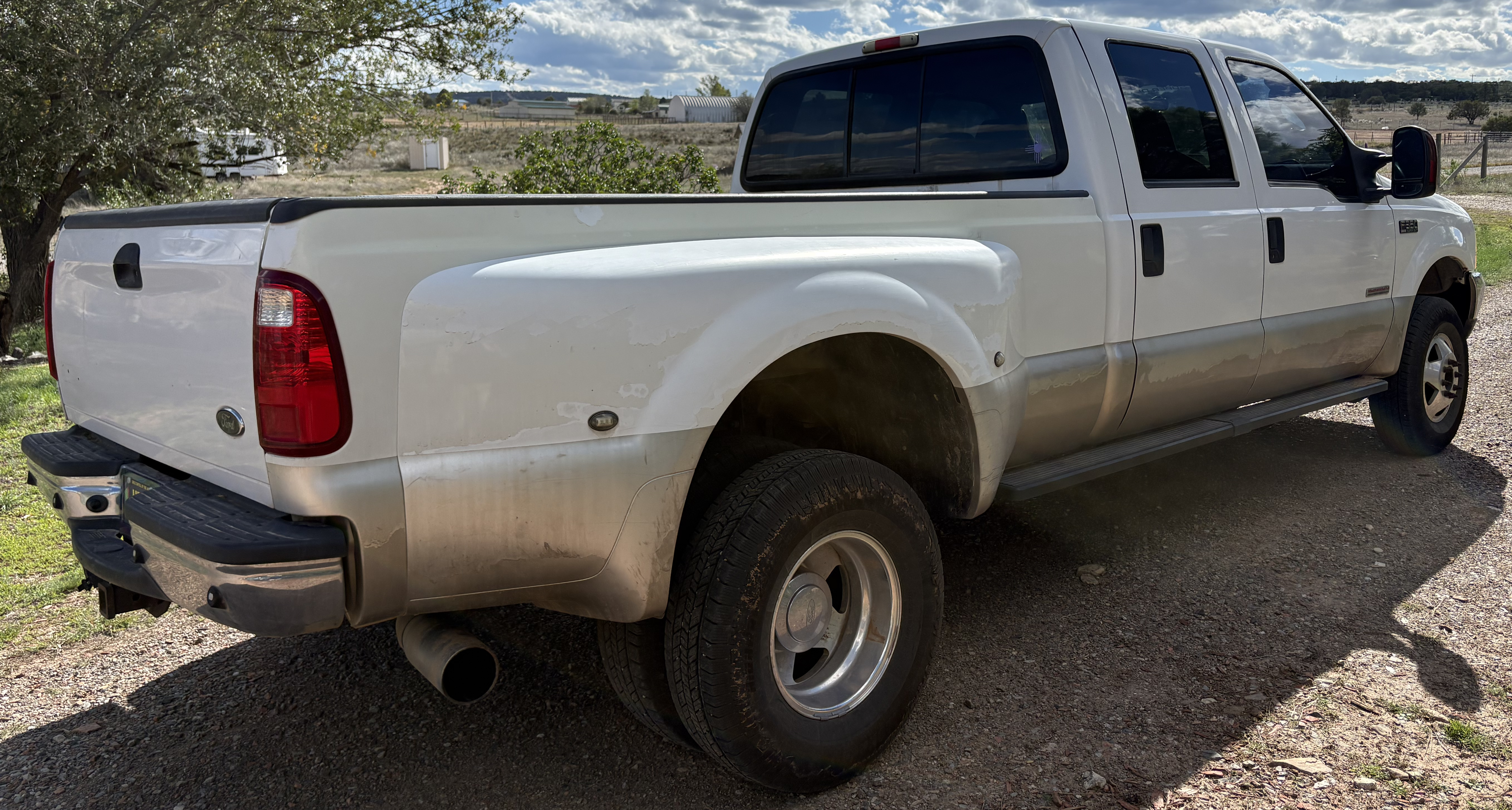 Used 2004 Ford F350 Lariat AWD/4WD image 9