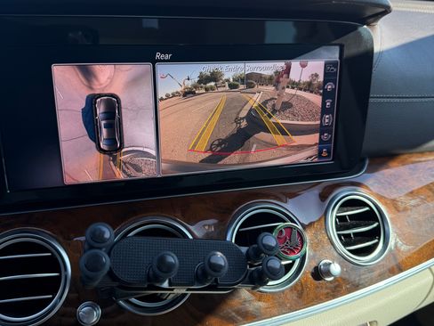 Used 2019 Mercedes-Benz E 300 image 26