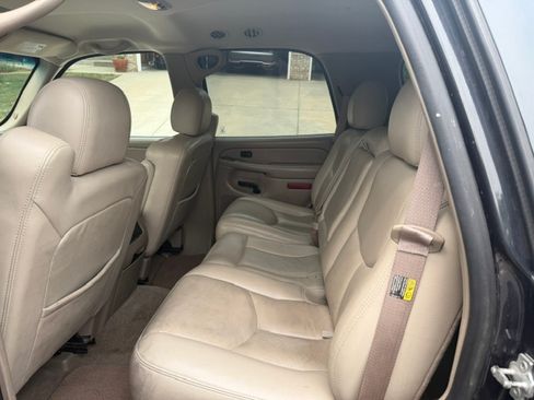 Used 2004 Chevrolet Tahoe LT w/ LT Preferred Equipment Group AWD/4WD image 9
