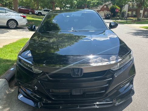 Used 2018 Honda Accord Sport image 1