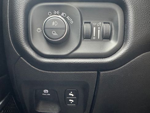 Used 2020 RAM 1500 Laramie w/ Off Road Group image 16