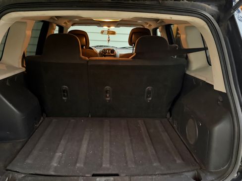 Used 2011 Jeep Patriot Latitude AWD/4WD image 9